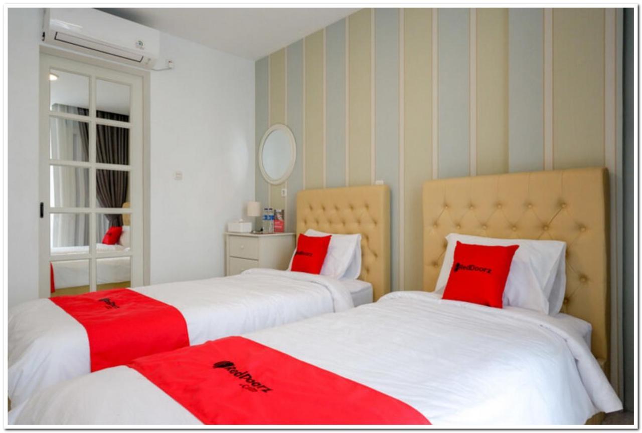 Reddoorz Plus @ Madukoro Raya סמאראנג מראה חיצוני תמונה