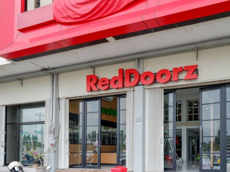 Reddoorz Plus @ Madukoro Raya סמאראנג מראה חיצוני תמונה